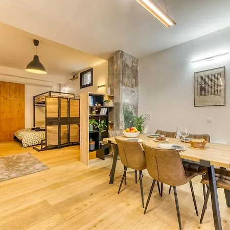 Loft Urban Garden: 4 People - Wifi Fiber - Terrace Apartment *